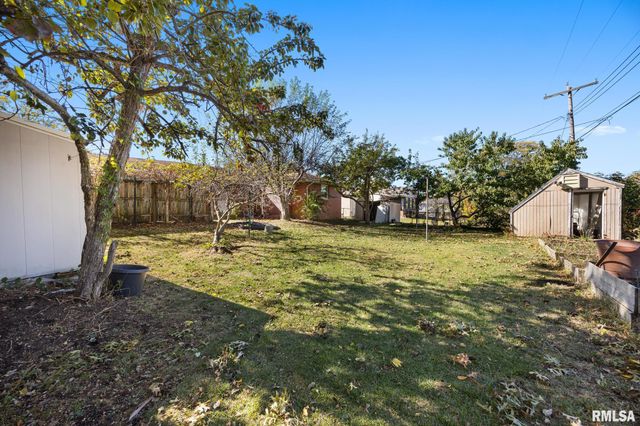 801 W SHERMOOR Street, Peoria, IL 61614