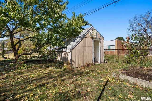 801 W SHERMOOR Street, Peoria, IL 61614