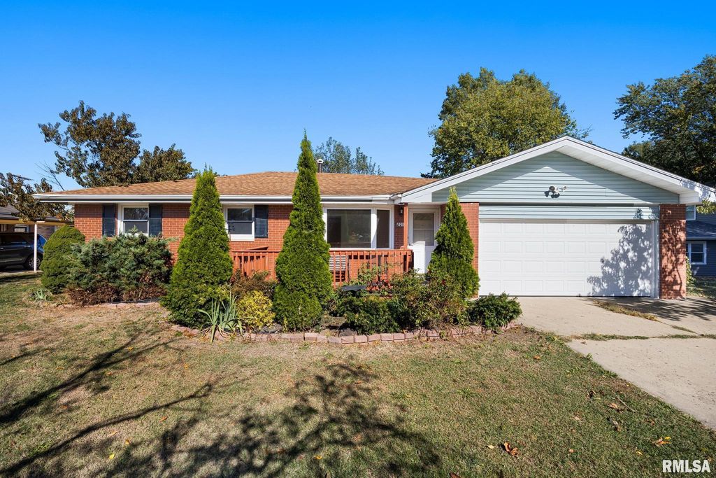 801 W SHERMOOR Street, Peoria, IL 61614