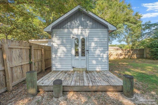 6205 E Forest Pines Dr, Pensacola, FL 32526