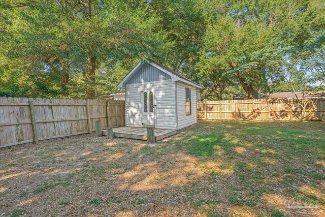 6205 E Forest Pines Dr, Pensacola, FL 32526