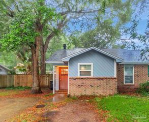 6205 E Forest Pines Dr, Pensacola, FL 32526
