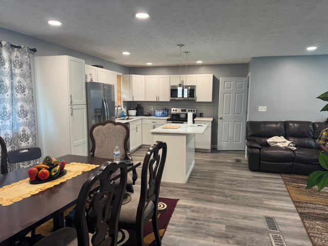 1301 Swoonalong Court, Lexington, KY 40517