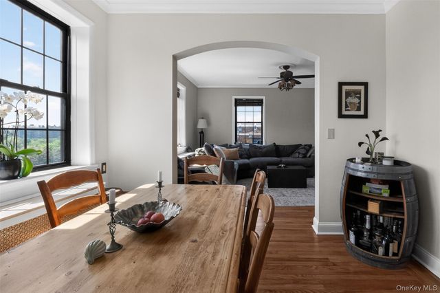 824 Bronx River Road 7C, Bronxville, NY 10708
