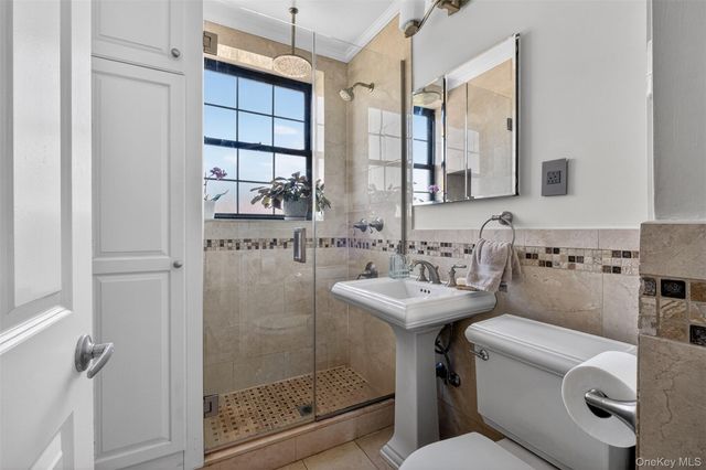824 Bronx River Road 7C, Bronxville, NY 10708