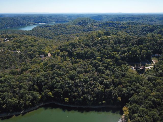 74 Williamson Cir, Smithville, TN 37166