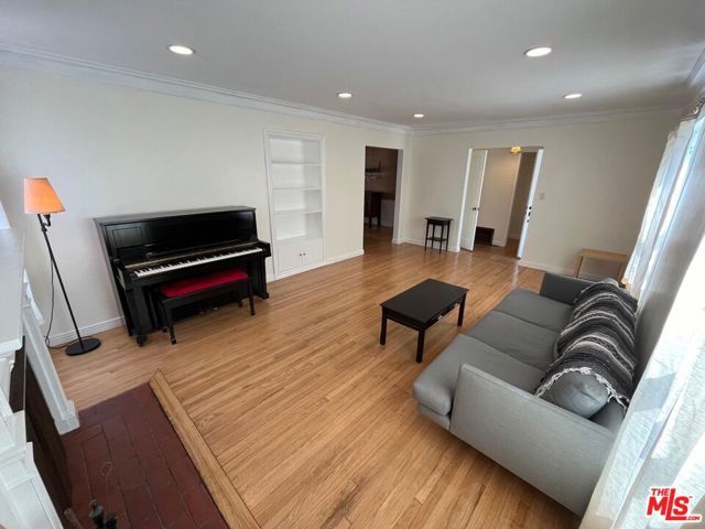 3953 Somerset Drive, Los Angeles, CA 90008