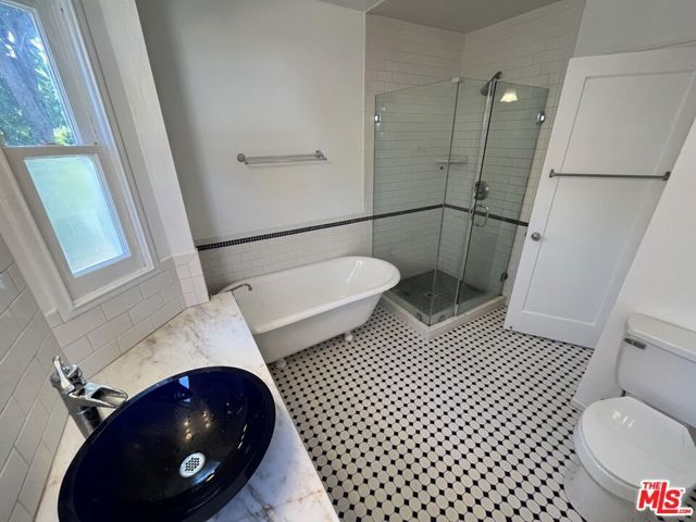 3953 Somerset Drive, Los Angeles, CA 90008