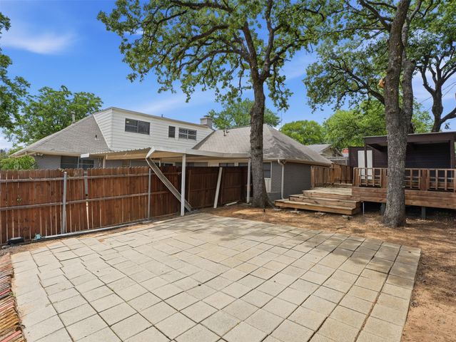 2121 Canton Drive, Fort Worth, TX 76112