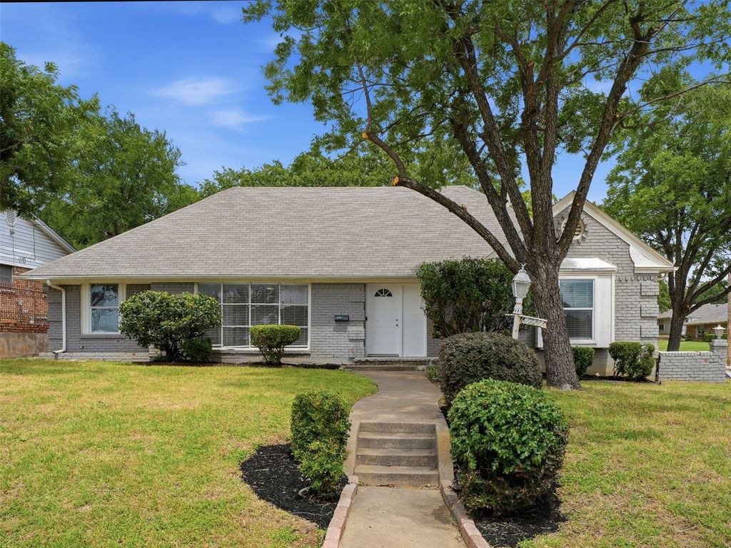 2121 Canton Drive, Fort Worth, TX 76112