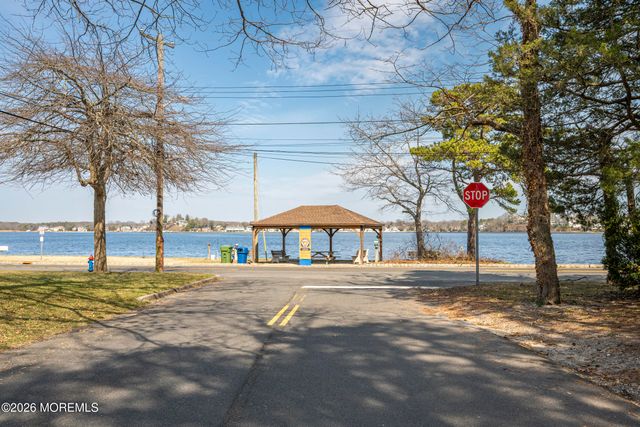 814 Lincoln Avenue, Pine Beach, NJ 08741