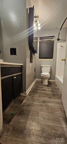 553 Derrydowne Drive, Charlotte, NC 28213