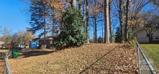 553 Derrydowne Drive, Charlotte, NC 28213