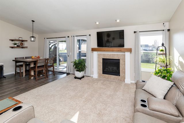 102 35th Street SW, Altoona, IA 50009