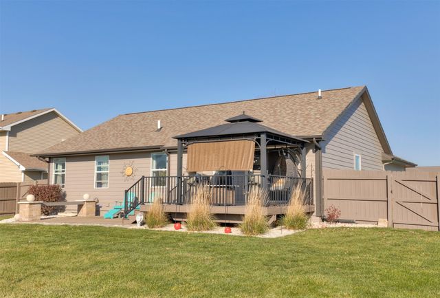 102 35th Street SW, Altoona, IA 50009