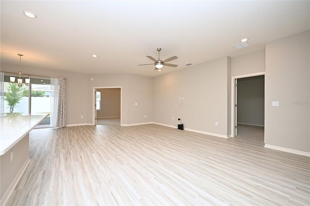1731 OCEANIA AVENUE, Davenport, FL 33837