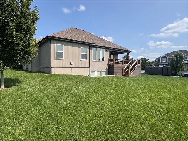 500 NE Hidden View Lane, Lee's Summit, MO 64086