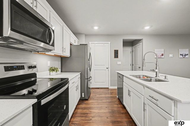 11520 S 191 Avenue, Gretna, NE 68028