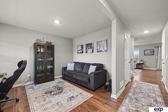 11520 S 191 Avenue, Gretna, NE 68028