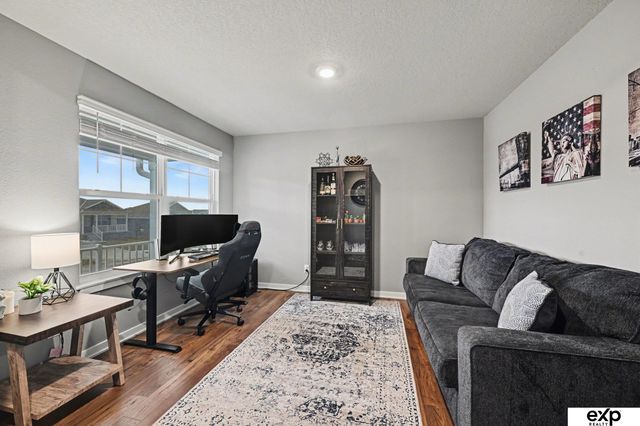 11520 S 191 Avenue, Gretna, NE 68028