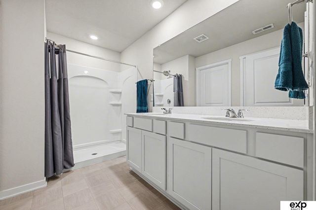11520 S 191 Avenue, Gretna, NE 68028