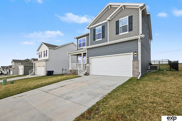 11520 S 191 Avenue, Gretna, NE 68028