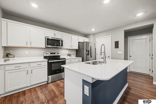 11520 S 191 Avenue, Gretna, NE 68028