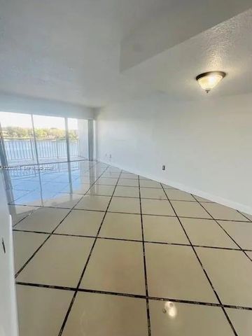 9351 Fontainebleau Boulevard B409, Miami, FL 33172