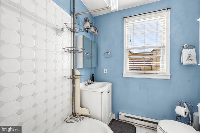 1210 HARDING DR, Havertown, PA 19083