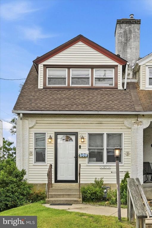 1210 HARDING DR, Havertown, PA 19083