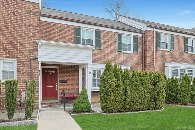 9 Robins Crescent 9, New Rochelle, NY 10801