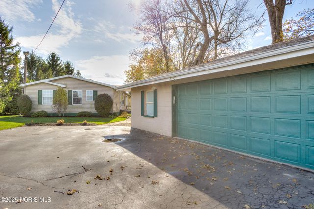 8949 Five Point Road, Perrysburg, OH 43551