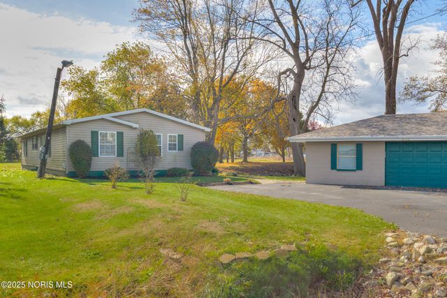 8949 Five Point Road, Perrysburg, OH 43551