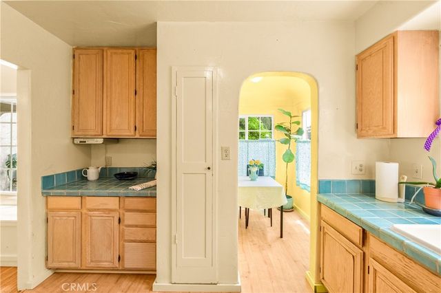 2835 Chestnut Avenue, Long Beach, CA 90806