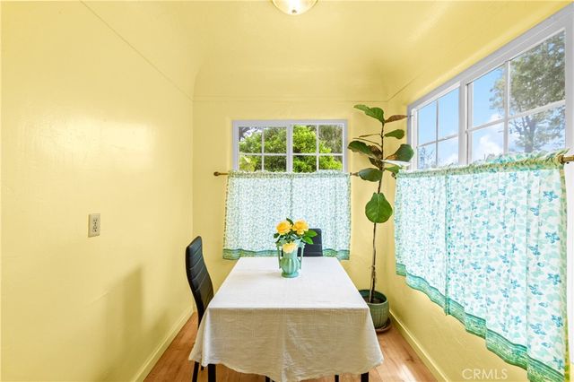 2835 Chestnut Avenue, Long Beach, CA 90806