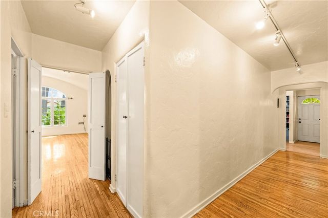 2835 Chestnut Avenue, Long Beach, CA 90806