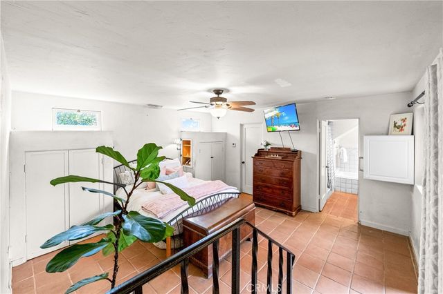 2835 Chestnut Avenue, Long Beach, CA 90806