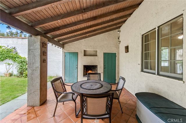 2835 Chestnut Avenue, Long Beach, CA 90806