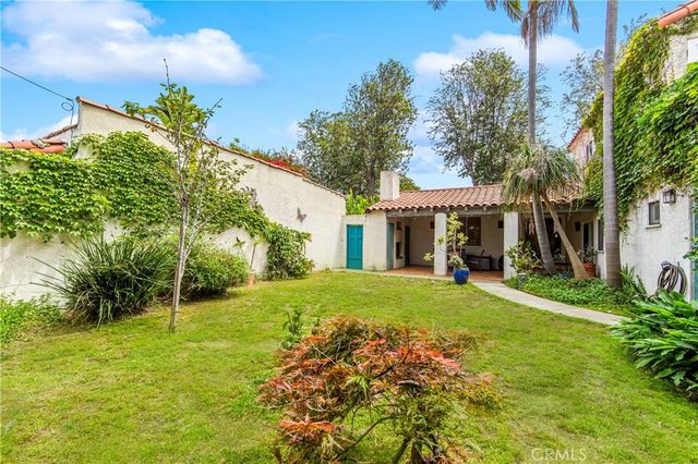 2835 Chestnut Avenue, Long Beach, CA 90806
