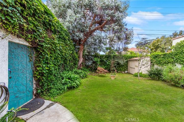 2835 Chestnut Avenue, Long Beach, CA 90806
