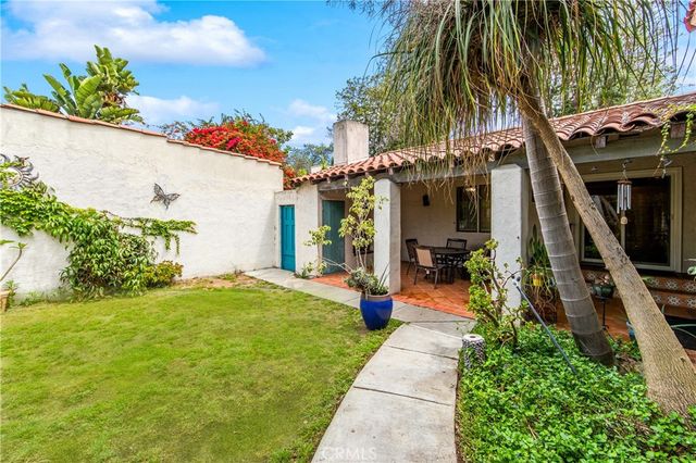2835 Chestnut Avenue, Long Beach, CA 90806