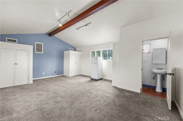2835 Chestnut Avenue, Long Beach, CA 90806