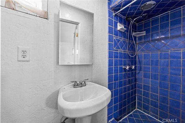 2835 Chestnut Avenue, Long Beach, CA 90806