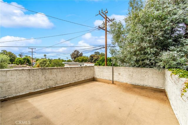 2835 Chestnut Avenue, Long Beach, CA 90806