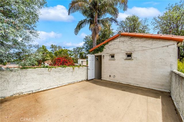 2835 Chestnut Avenue, Long Beach, CA 90806