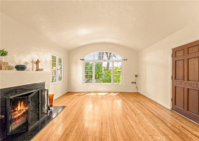 2835 Chestnut Avenue, Long Beach, CA 90806