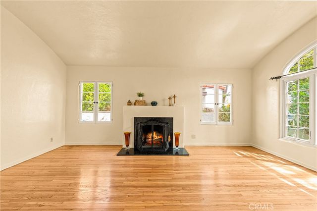 2835 Chestnut Avenue, Long Beach, CA 90806