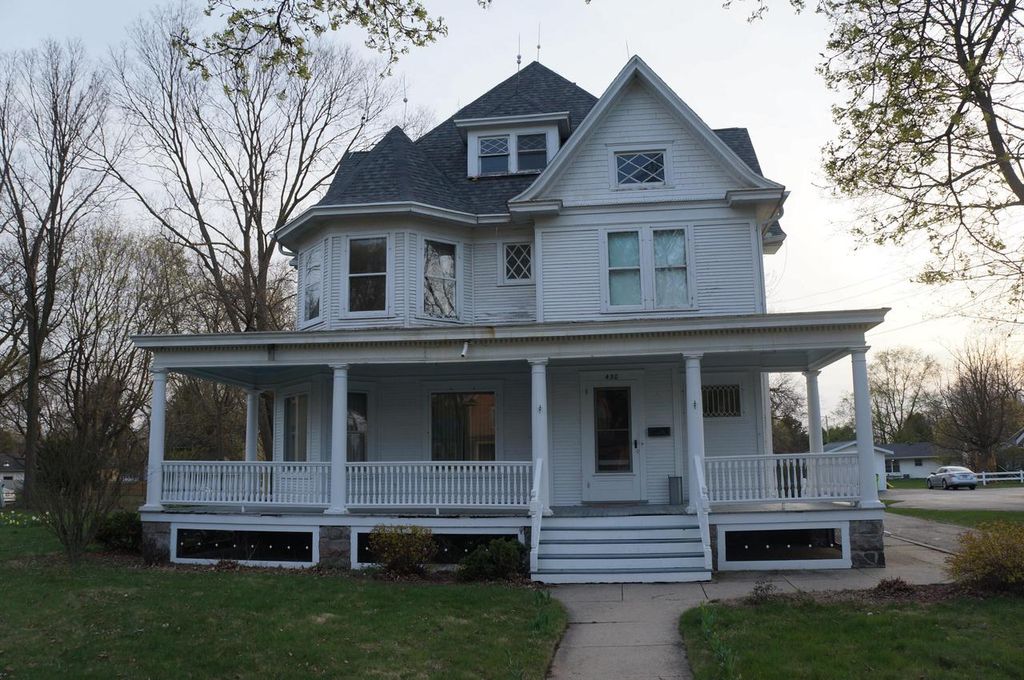 430 Whitewater AVENUE, Fort Atkinson, WI 53538