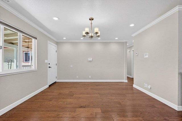 1300 Mesa Drive, Hollister, CA 95023