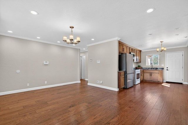 1300 Mesa Drive, Hollister, CA 95023